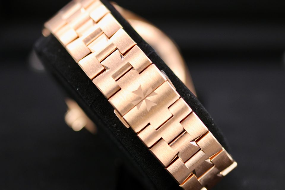 Vacheron Constantin Overseas 4520V/210R-B967 Image 4